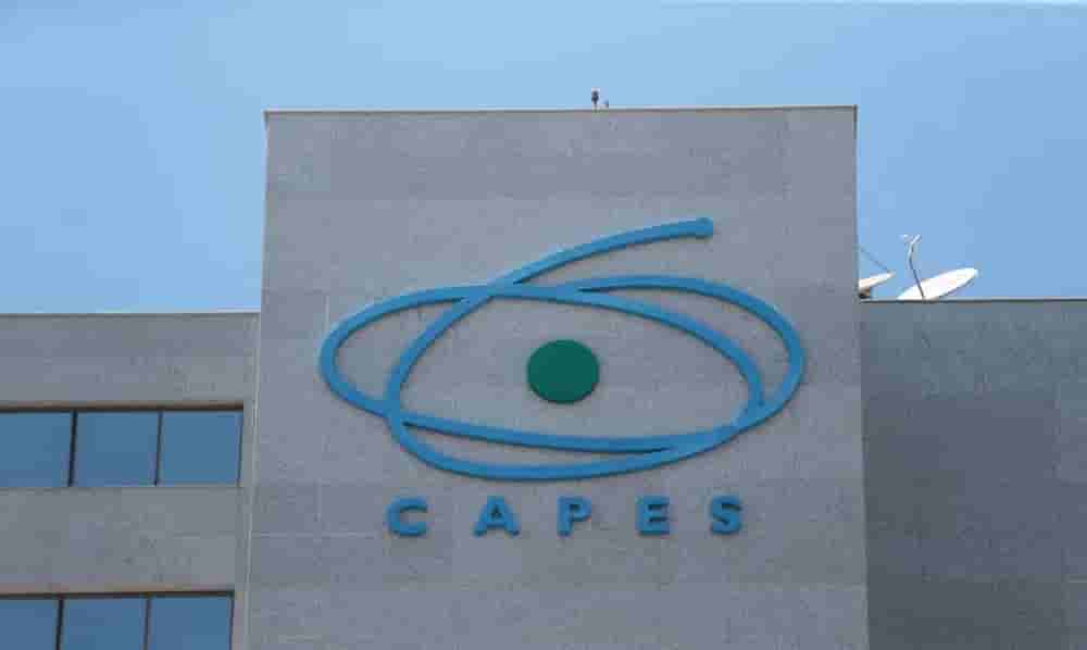 capes