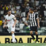 No Atlético-MG, Scarpa revê Bigode após caso de criptomoedas e diz: “Sou profissional, me segurei”