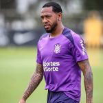 Corinthians decide por saída de Martínez e negocia rescisão amigável após atraso e lesão