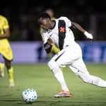 Andrés Gómez ofusca Arias em duelo particular por Copa do Mundo em vitória do Vasco sobre Palmeiras