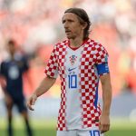 Modric se torna o 3º jogador com mais partidas por seleções e pode quebrar marca de Messi