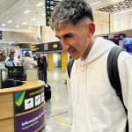 Alan Lescano desembarca no Rio para assinar com o Vasco